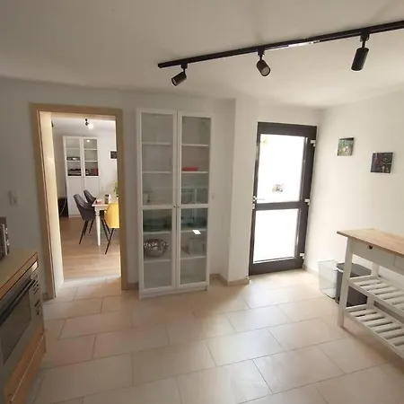 Schicke Hundefreundliche Apartamento Alsheim